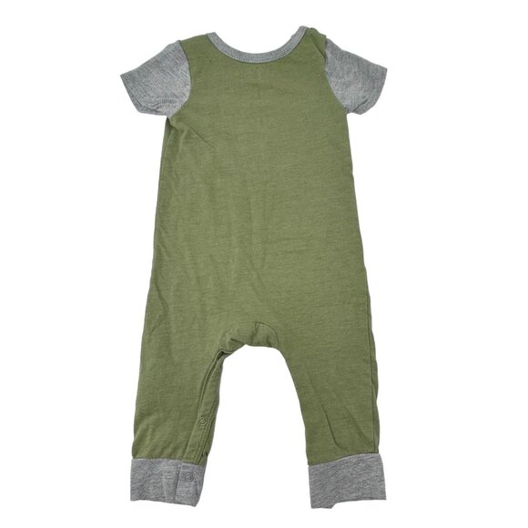 Baby Boy's Outfits - 1 Romper, 2 Sweatpants, Bodysuit, & Shirt - Size 6-9 Months - Picture 3 of 10